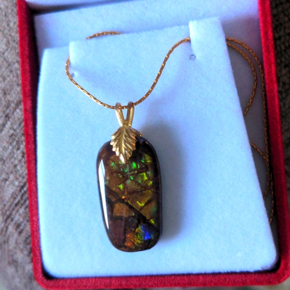 Ammolite genuine pendant necklace. Rare one source multicolor gemstone. New, box - Picture 3 of 8